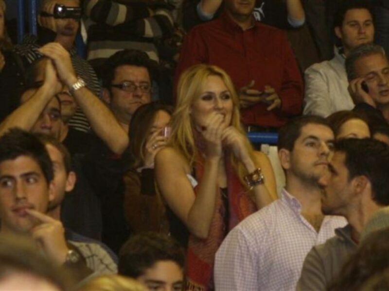Carolina Cerezuela y su hija acompañaron a Carlos Moyá en su despedida en España del tenis 