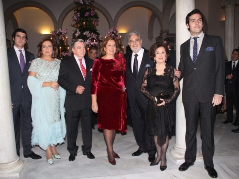 La Duquesa de Alba con Alfonso Diez en la primera salida de Curro Romero tras su operación