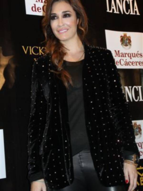 Viki Berrocal, con once kilos menos,  presenta su nueva colección en Sevilla con Virginia Troconis, Marta Sánchez, Boris, Ana García Siñeriz y Nuria March
