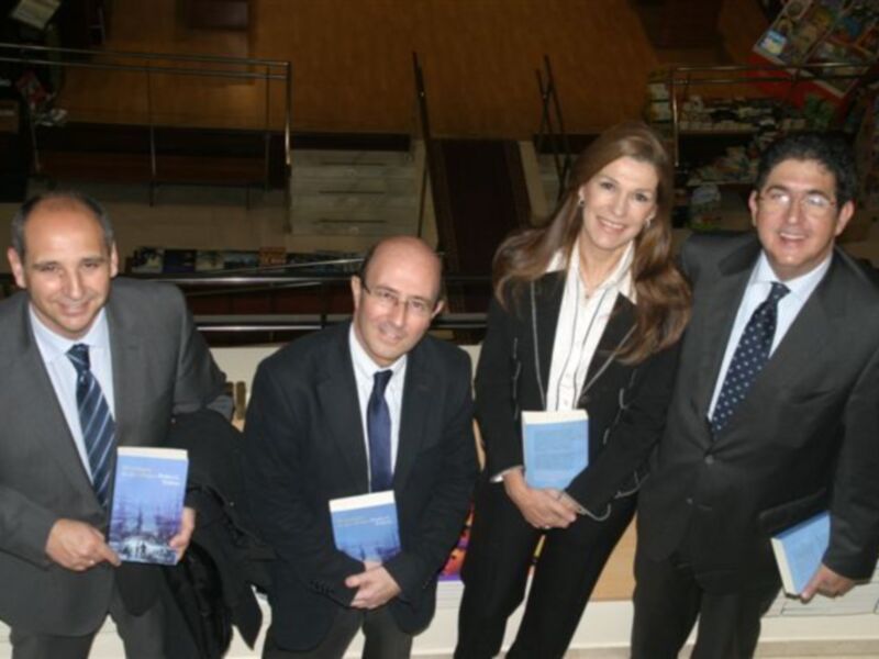 Presentación en Sevilla de El milagro de las abejas de Pedro J. Yúfera: Parece que el cuadro de Valdés Leal nació para este libro