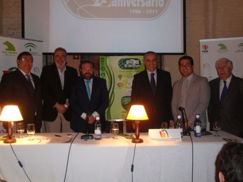  Presentados los actos conmemorativos y el cartel anunciador del 25 aniversario de la federación andaluza de baloncesto (1986  2011) 