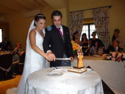 Jesus Angel Antunez Gonzalez y Fatima Fernandez Gomez han contraido matrimonio religioso en Sevilla