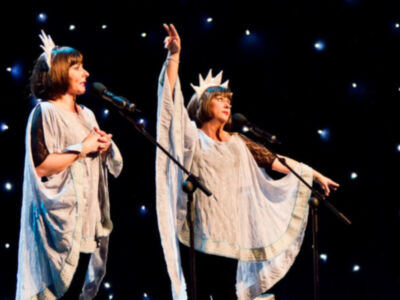 Las virtudes muestran sus mejores momentos en el Teatro Quintero con un ingenioso recorrido por la historia