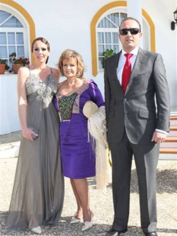 Rocío Carrasco con Fidel Albiac, espectacular en la boda de su prima Rosario