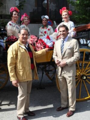 La Duquesa de Alba, con mantilla, madrina de la exhibición de enganches  