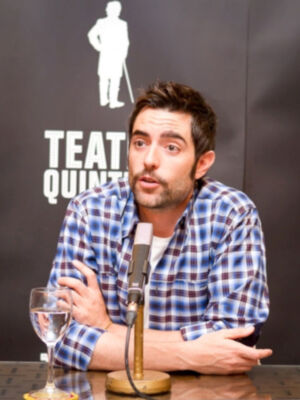 El actor Dani Mateo llena de humor el teatro Quintero con El show de Dani Mateo