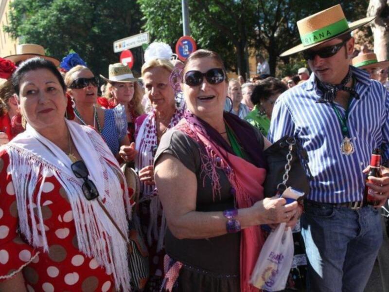 Fran Rivera y Simoneta Gómez Acebo en  el camino del rocío   