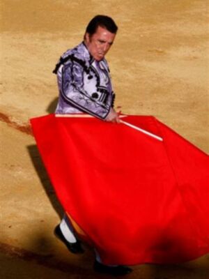 Ortega Cano operado del pie