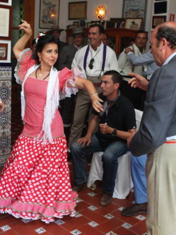 Fran Rivera y Simoneta Gómez Acebo en  el camino del rocío   