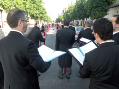 Solemne Procesión Eucarística, por las calles de la barriada Sevillana del Cerro del Águila&#8207;