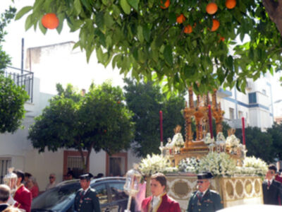 Solemne Procesión Eucarística, por las calles de la barriada Sevillana del Cerro del Águila&#8207;