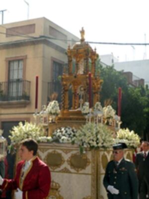 Solemne Procesión Eucarística, por las calles de la barriada Sevillana del Cerro del Águila‏