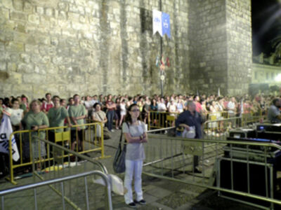 Eucaristía presidida, por el arzobispo y el obispo auxiliar de Sevilla en la Plaza del Triunfo de la capital Hispalense