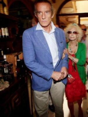 La Duquesa De Alba  se casa 5 octubre  a la una de la tarde 