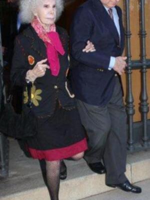 La Duquesa De Alba  se casa 5 octubre  a la una de la tarde 
