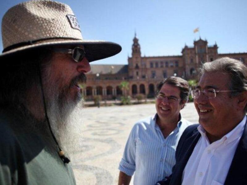 Sacha Baron Cohen rueda EL DICTADOR en la Plaza de España de Sevilla