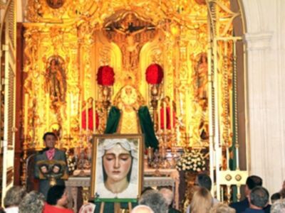 La Antigua Hermandad de la Vera-cruz de Alcalá del Río, presento el cartel del XL Aniversario de la Coronación Canónica de la Stma. Virgen de las Angustias Coronada de Alcalá del Río.