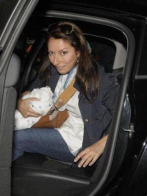 Monserrat obligada a usar silla de ruedas por una caída