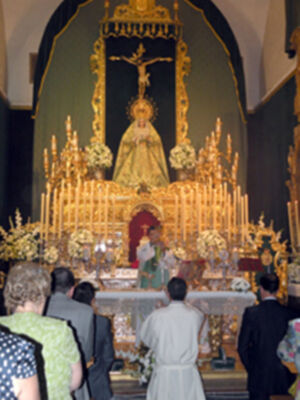Espectacular altar de cultos de Triduo en honor a María Stma. de las Angustias Coronada de Alcalá del Río&#8207;
