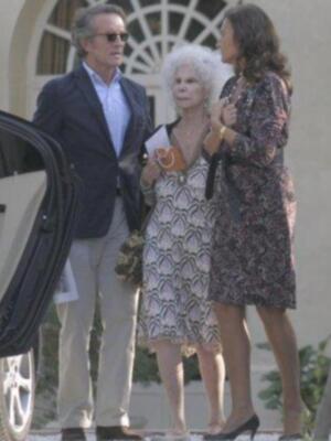 El emotivo reencuentro de los duques de Alba y su madrina Carmen Tello tras la boda