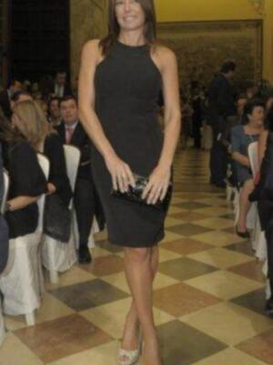 La duquesa de Alba asiste a su primera acto público tras su boda acompañada de Carmen Tello