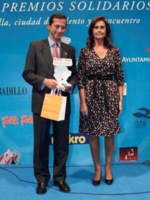 La duquesa de Alba asiste a su primera acto público tras su boda acompañada de Carmen Tello