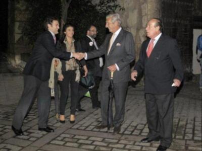 La duquesa de Alba sufre una caída en su palacio y tiene que  guardar reposo por una fisura en la pelvis y suspende la luna de miel a Tailandia