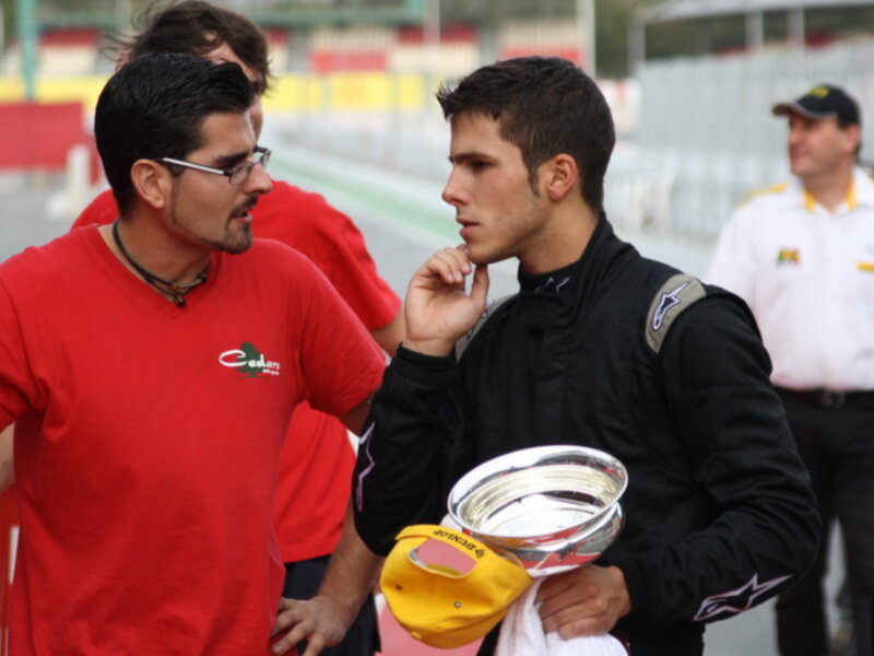Luis Pérez-Sala: "En Manu Bejarano hay piloto para rato"