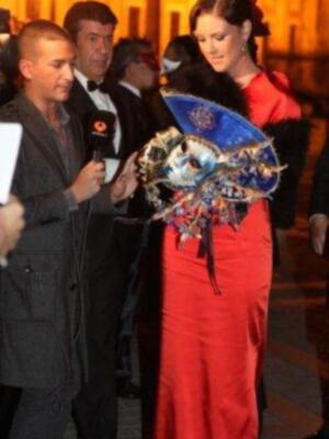 Fiesta de gala y mascaras en los Reales Alcázares de Sevilla  