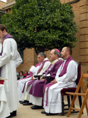 El arzobispo de Sevilla presidio la misa del día de los Difuntos