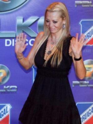 Belén Esteban recibe un homenaje en Córdoba por sus diez años en televisión, muy arropada por sus fans