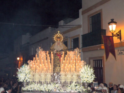 Procesión de gloria de la Virgen de la Soledad de Alcalá del Río con motivo de la imposición del Fajín de S. M. EL Rey Juan Carlos I