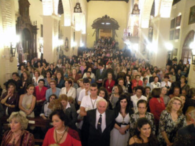  Galeria de la Solemne Función Eucarística, donde se procedió a la imposición del Fajín del Rey Juan Carlos I, a la Soledad de Alcalá del Río.