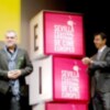 Benito Zambrano comparte el premio RTVA a la trayectoria con la gente que ha trabajado con él