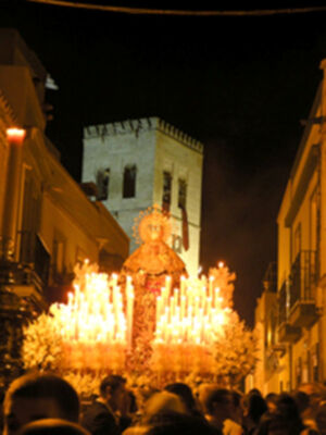 Procesión de gloria de la Virgen de la Soledad de Alcalá del Río con motivo de la imposición del Fajín de S. M. EL Rey Juan Carlos I