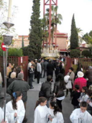 Pio XII y Begoña con la fe de la Milagrosa Sevillana.