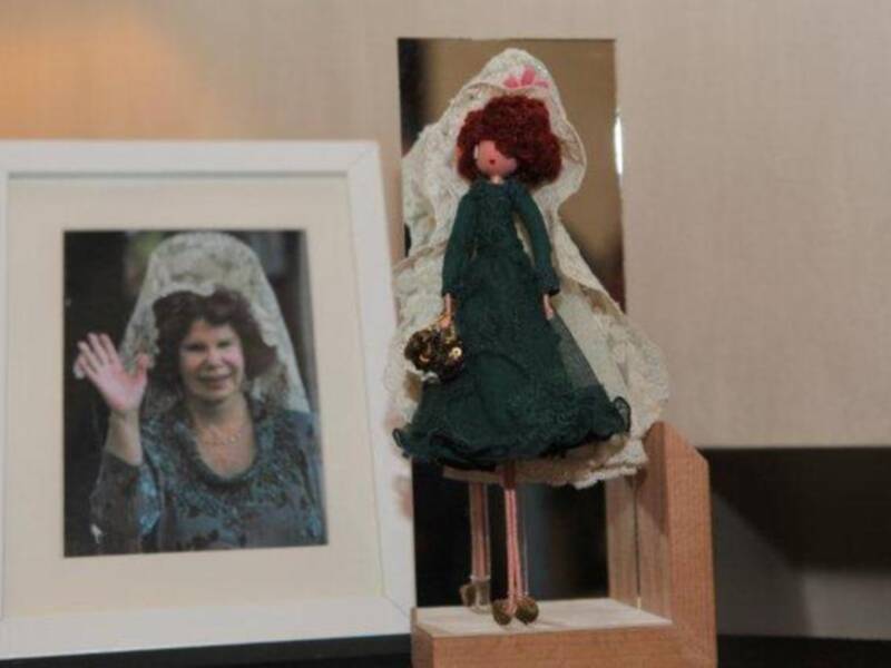 La duquesa de alba inaugura una exposición sobre moda con los trajes que ha lucido a lo largo de su vida