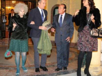 Los Duques de alba en el teatro para ver a Ana Belén
