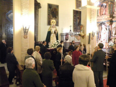 Procesión claustral de la virgen de la Esperanza de la Hermandad de Jesús Nazareno de Alcalá del Río.