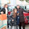 Manuel Díaz El Cordobés  ejerce de cartero real para los niños enfermos de Sevilla