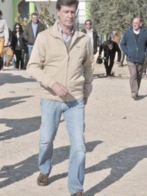 Cayetano Martínez de Irujo visita agricultores de Marinaleda