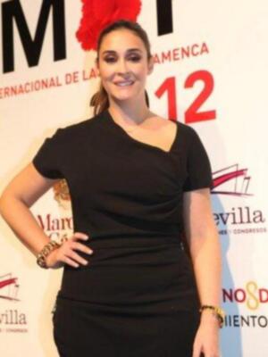 Vicky Berrocal reúne a sus amigos para presentar su nueva colección de flamenca