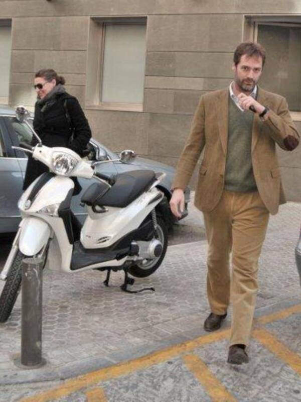 Eugenia Osborne embarazada y su marido van a ver los mellizos de su hermana