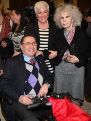 La duquesa de Alba preside desfile benéfico para la esclerosis múltiple