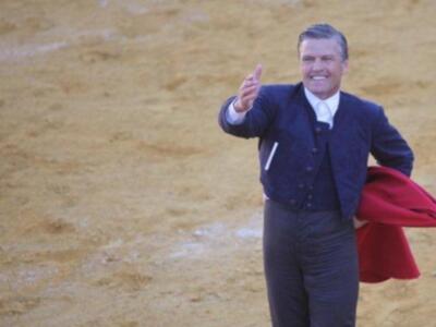 Eva González fue a la plaza a ver torear a su novio Cayetano 