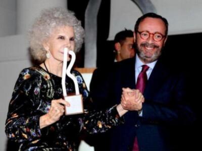 La duquesa de Alba premiada por Onda Cero