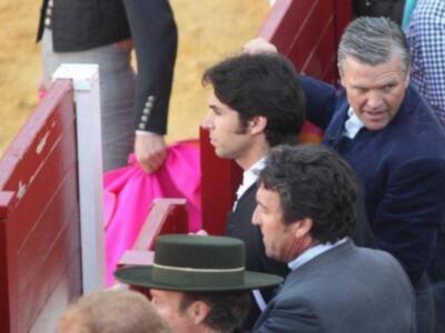 Eva González fue a la plaza a ver torear a su novio Cayetano 