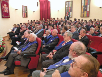 Ilustres Becario de Honor y de la visita extraordinaria a Sevilla de S.E.R. Cardenal Ángelo Amato (SDB), en el Colegio Mayor San Juan Bosco.