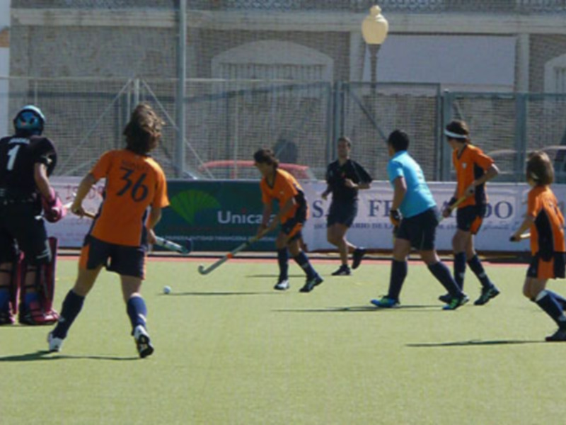 Doble derbi isleño con fiesta de goles y un claro color naranja en hockey