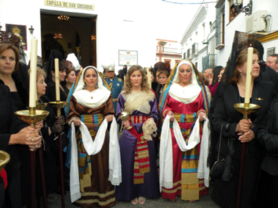  La lluvia dio una tregua en el  Viernes Santo de Alcalá del Río.